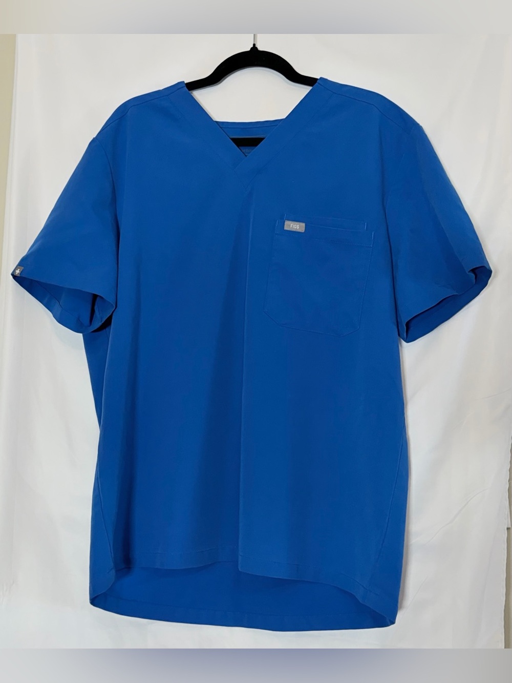 FIGS Men's V-Neck Scrub Top - Royal Blue